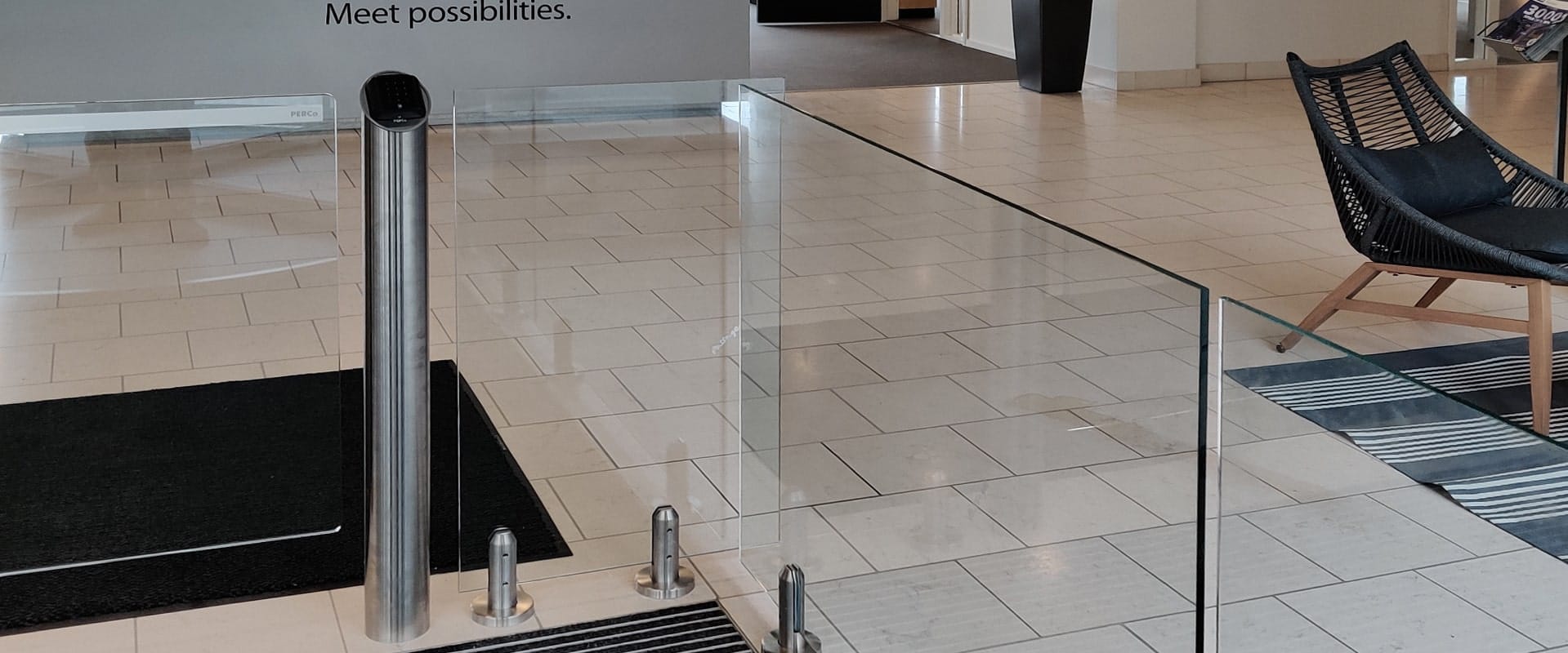 Автоматическая калитка WMD‑06, главный офис компании JYSK, Брабранд, Дания