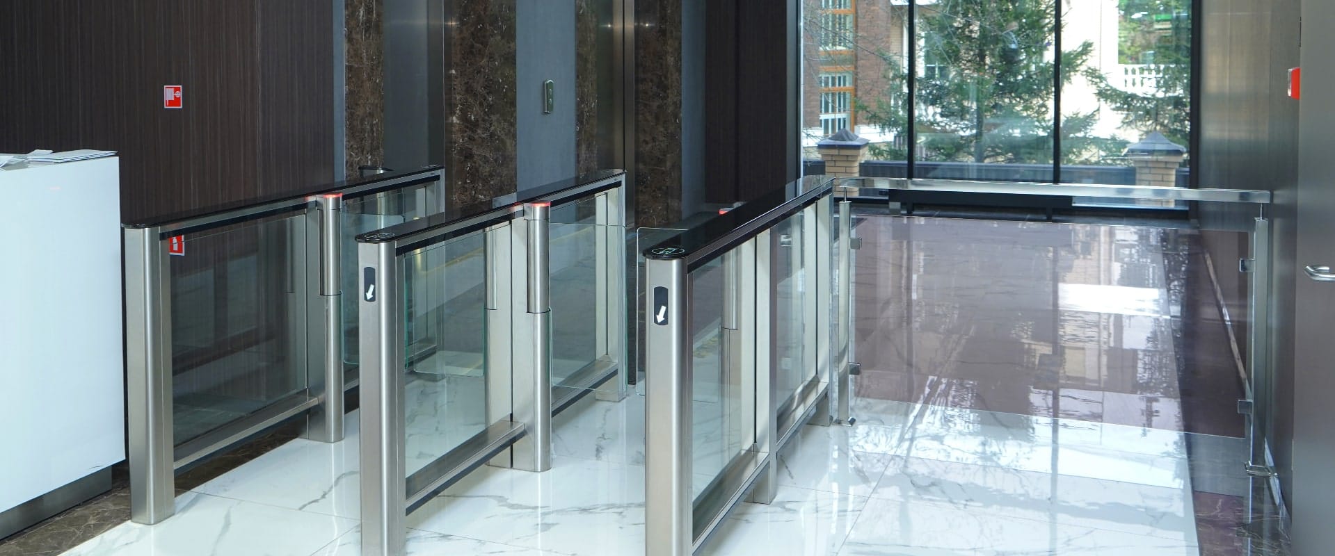 Скоростные проходы ST‑01 в составе системы контроля доступа PERCo, бизнес-центр West East, Одинцово, Московская область